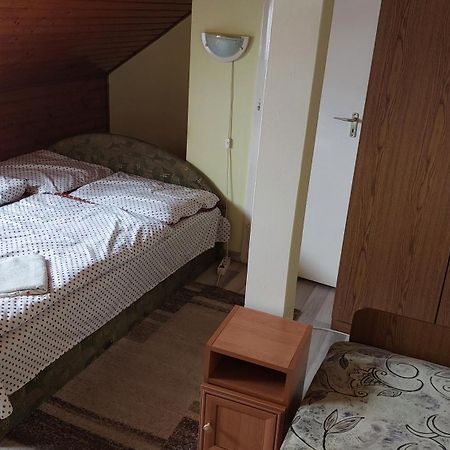 Napsugar Panzio Hotel Vác Екстериор снимка