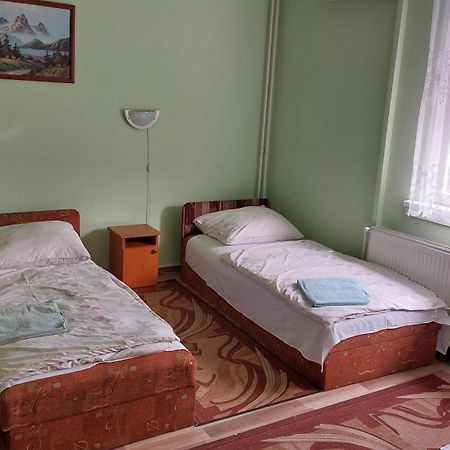 Napsugar Panzio Hotel Vác Екстериор снимка