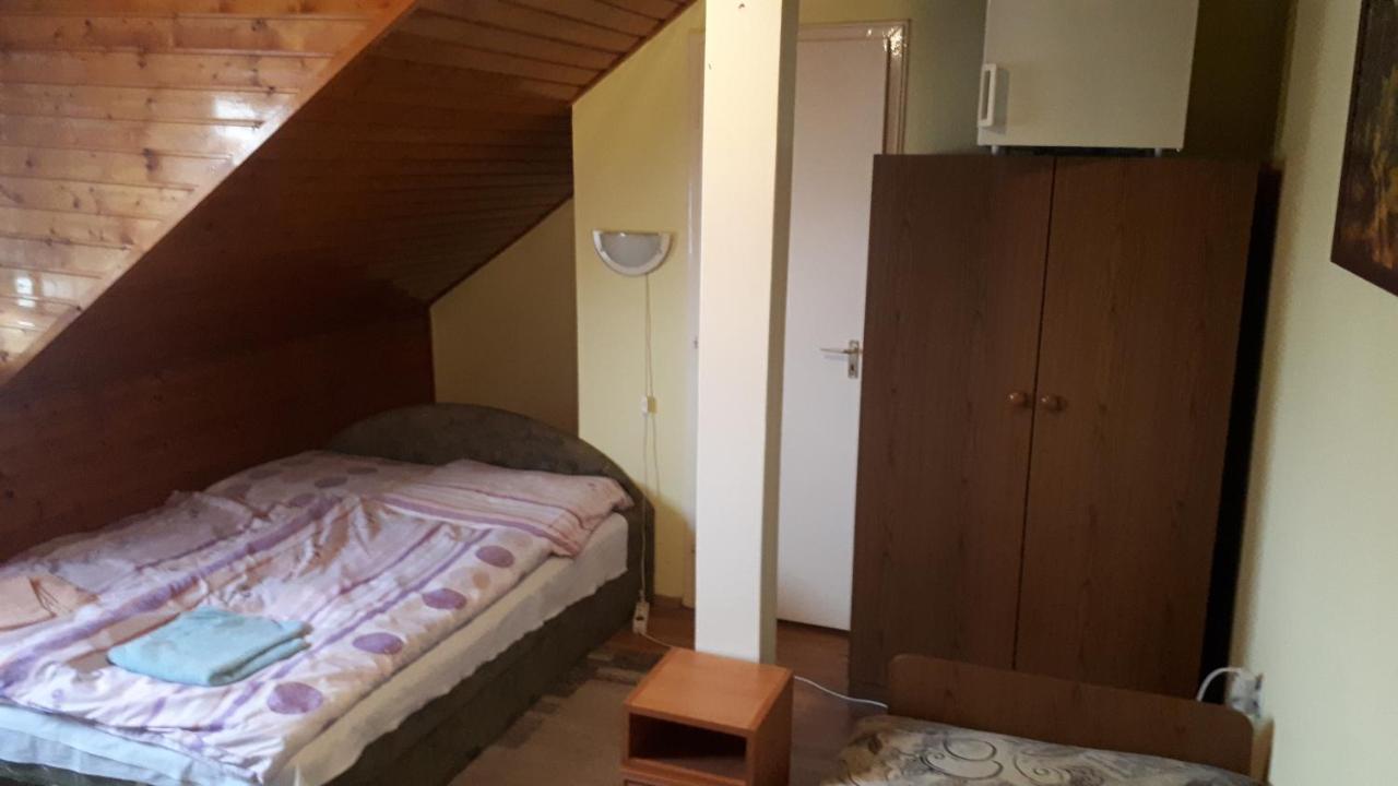 Napsugar Panzio Hotel Vác Екстериор снимка