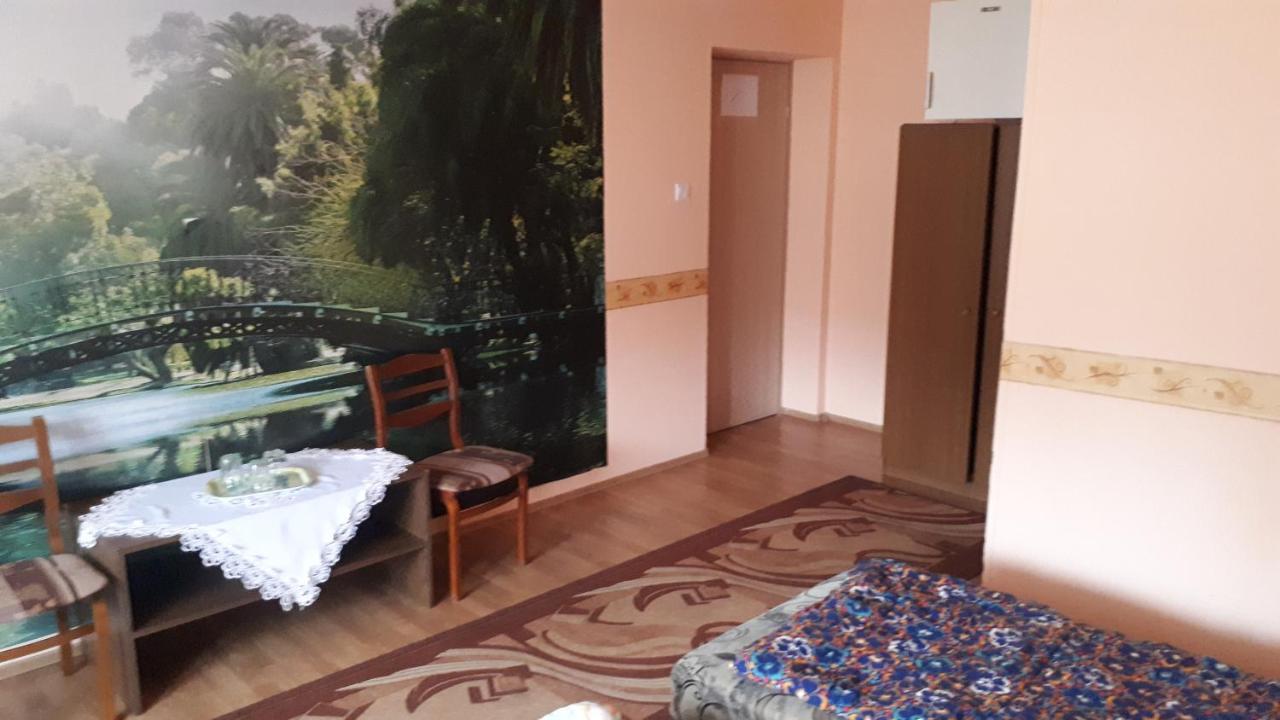 Napsugar Panzio Hotel Vác Екстериор снимка