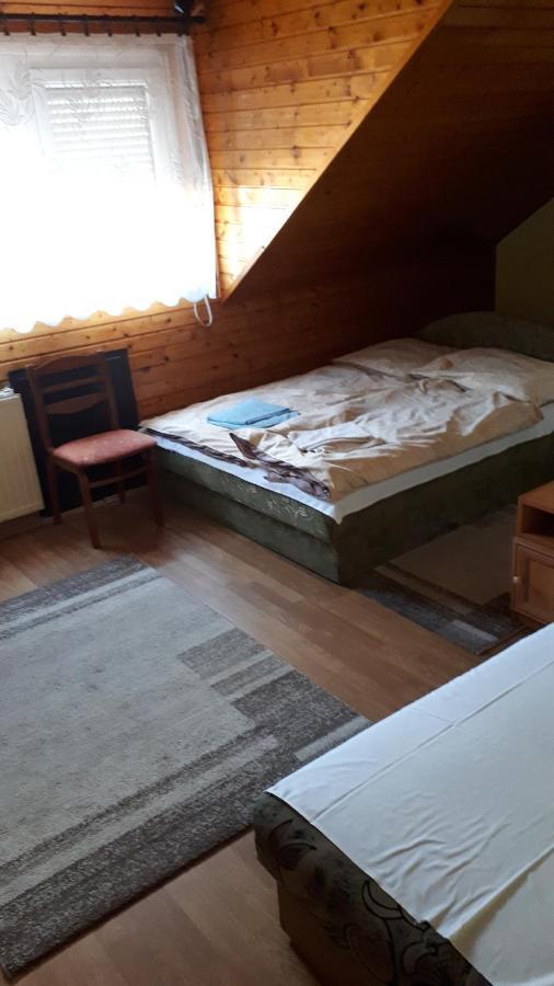 Napsugar Panzio Hotel Vác Екстериор снимка