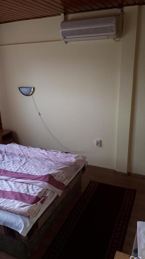 Napsugar Panzio Hotel Vác Екстериор снимка