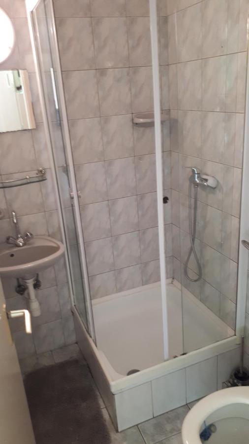 Napsugar Panzio Hotel Vác Екстериор снимка
