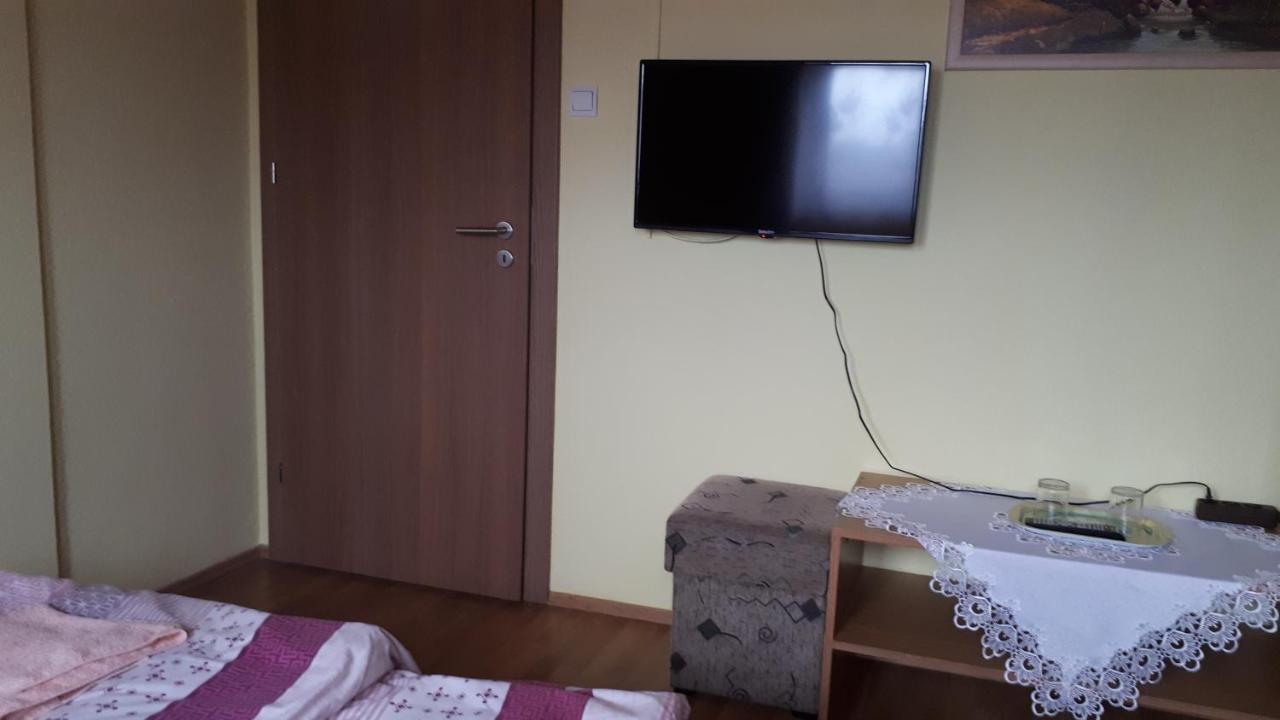 Napsugar Panzio Hotel Vác Екстериор снимка
