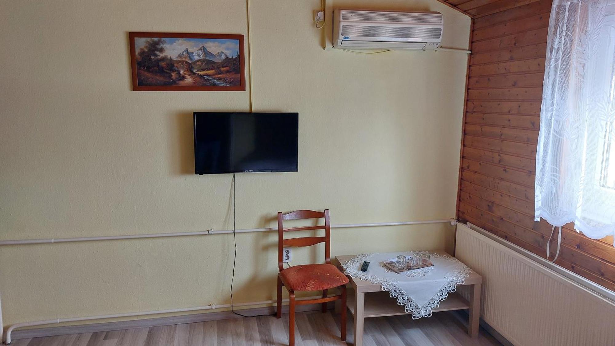 Napsugar Panzio Hotel Vác Екстериор снимка