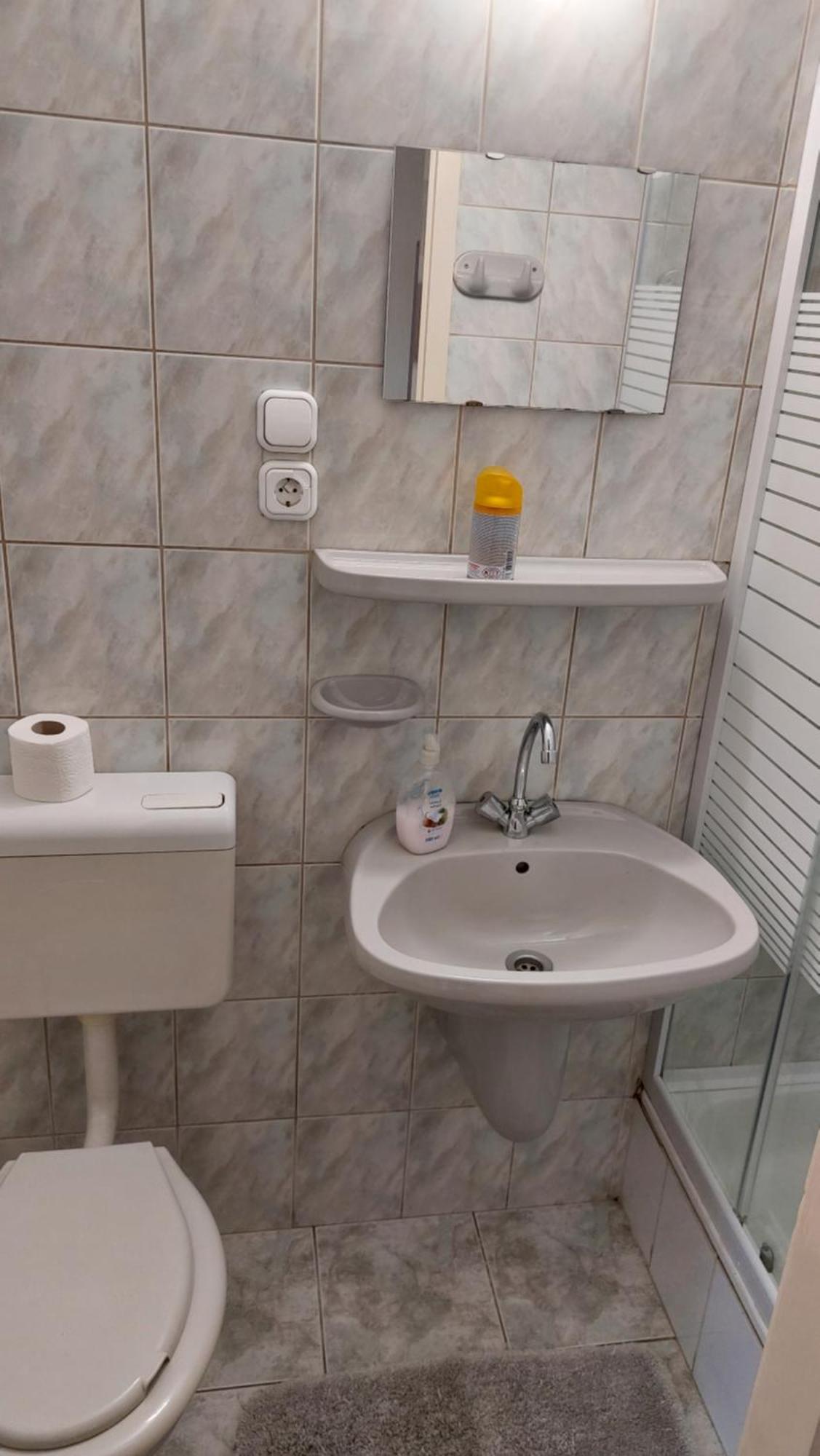 Napsugar Panzio Hotel Vác Екстериор снимка
