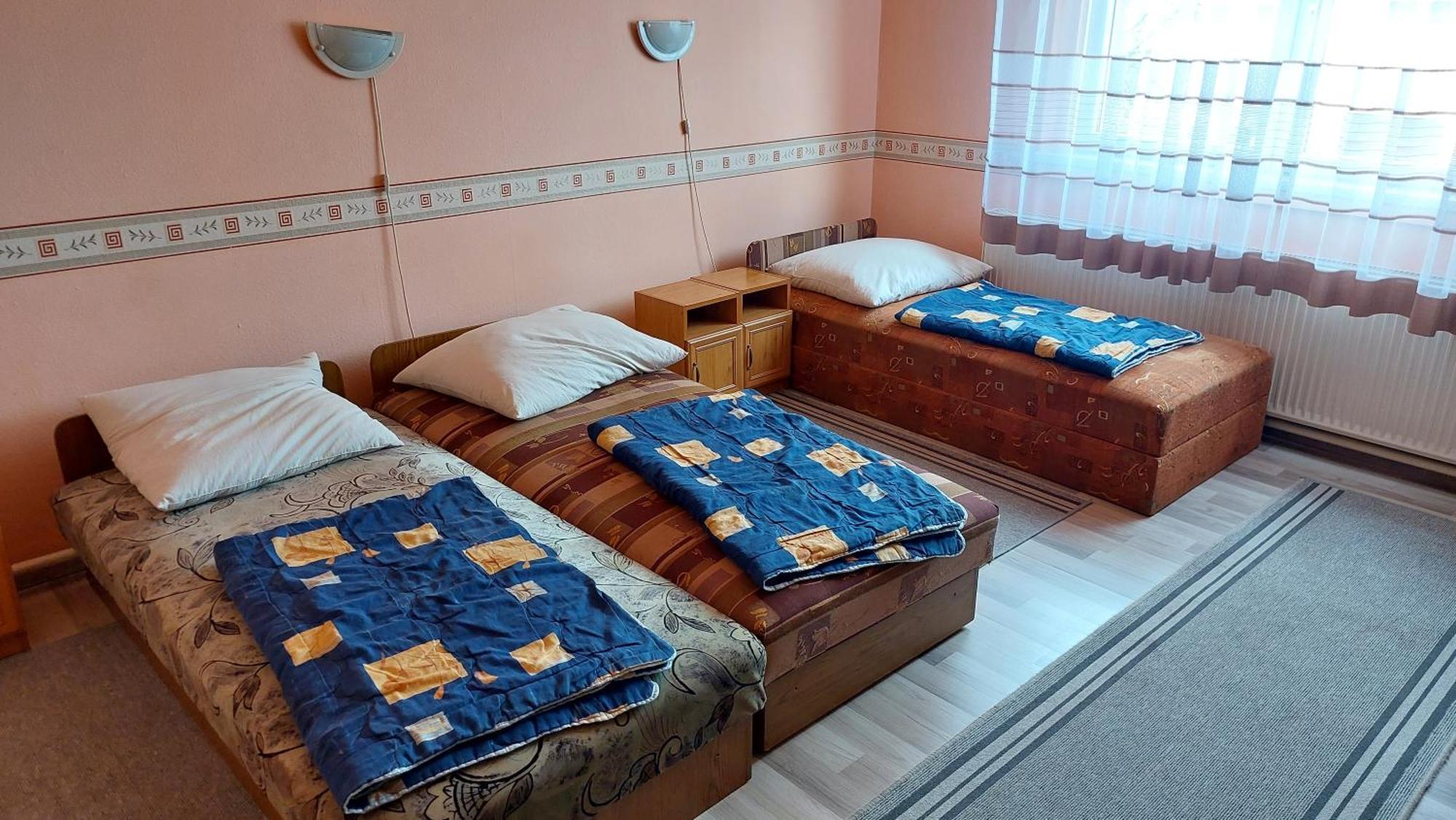 Napsugar Panzio Hotel Vác Екстериор снимка