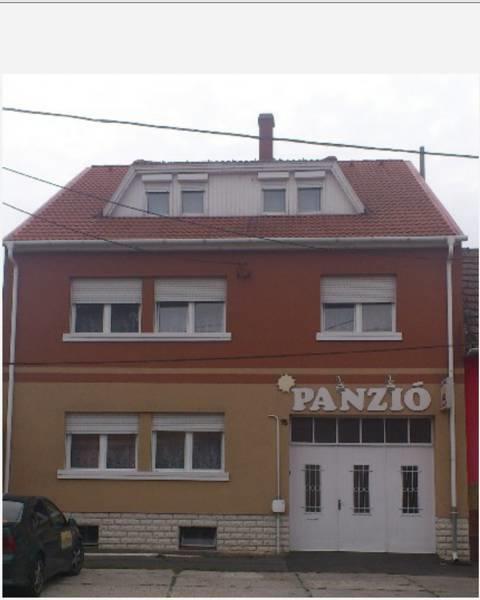 Napsugar Panzio Hotel Vác Екстериор снимка